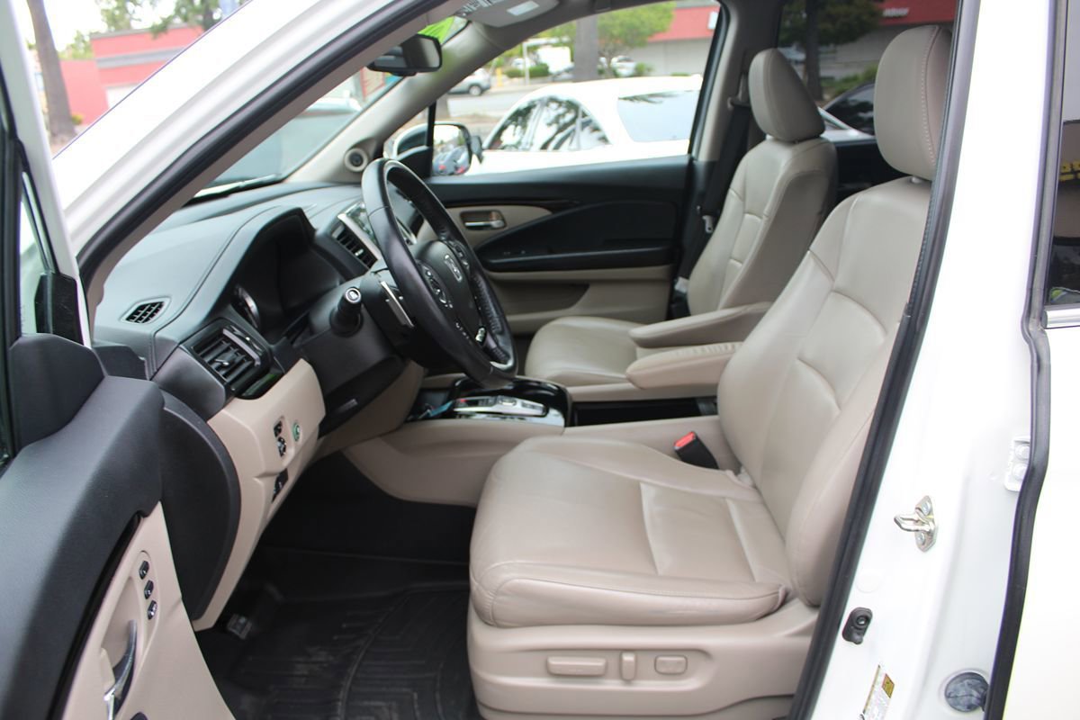 Used 2016 Honda Pilot Touring image 21