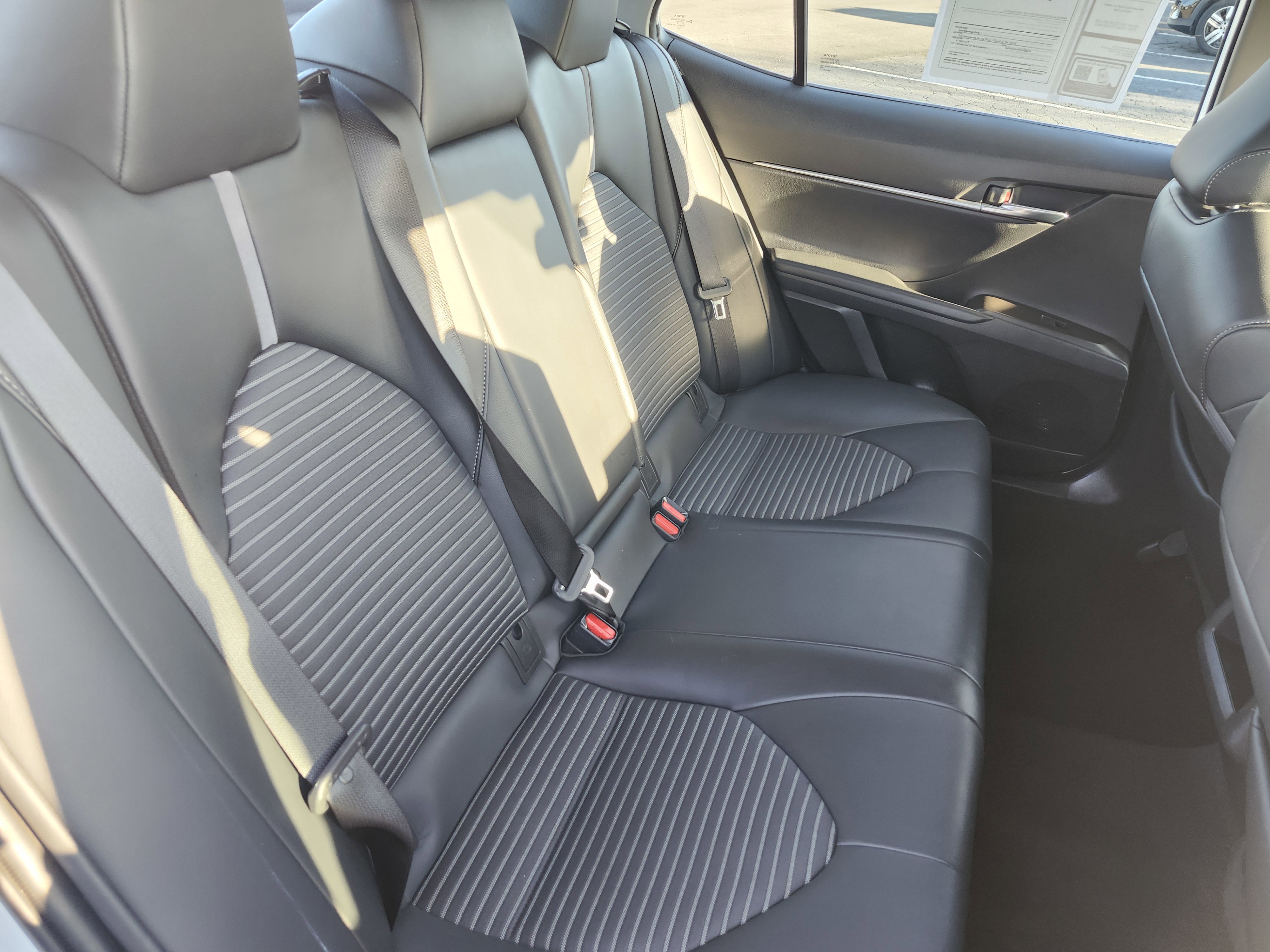 Used 2022 Toyota Camry SE image 20