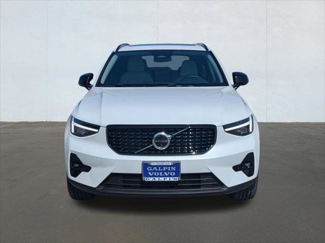 Used 2026 Volvo XC40 B5 Plus w/ Protection Package Premier AWD/4WD image 8