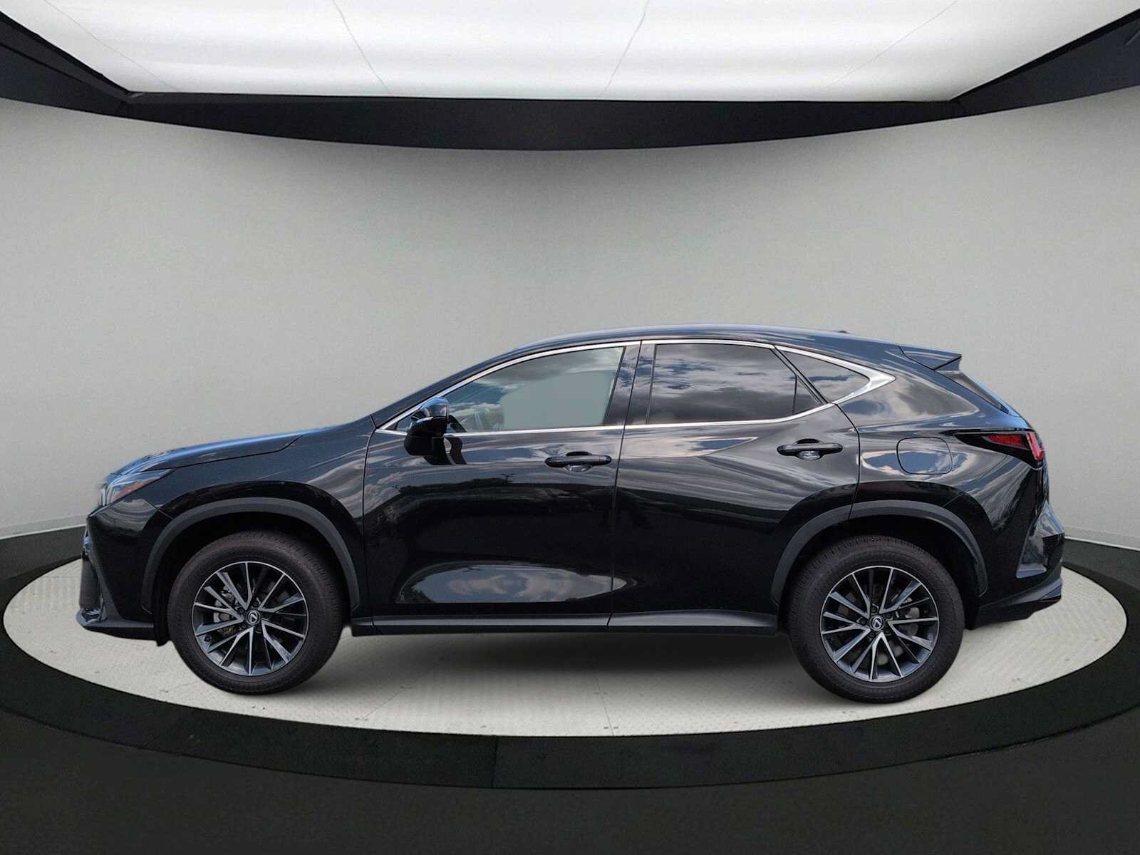Used 2024 Lexus NX 350h AWD image 5