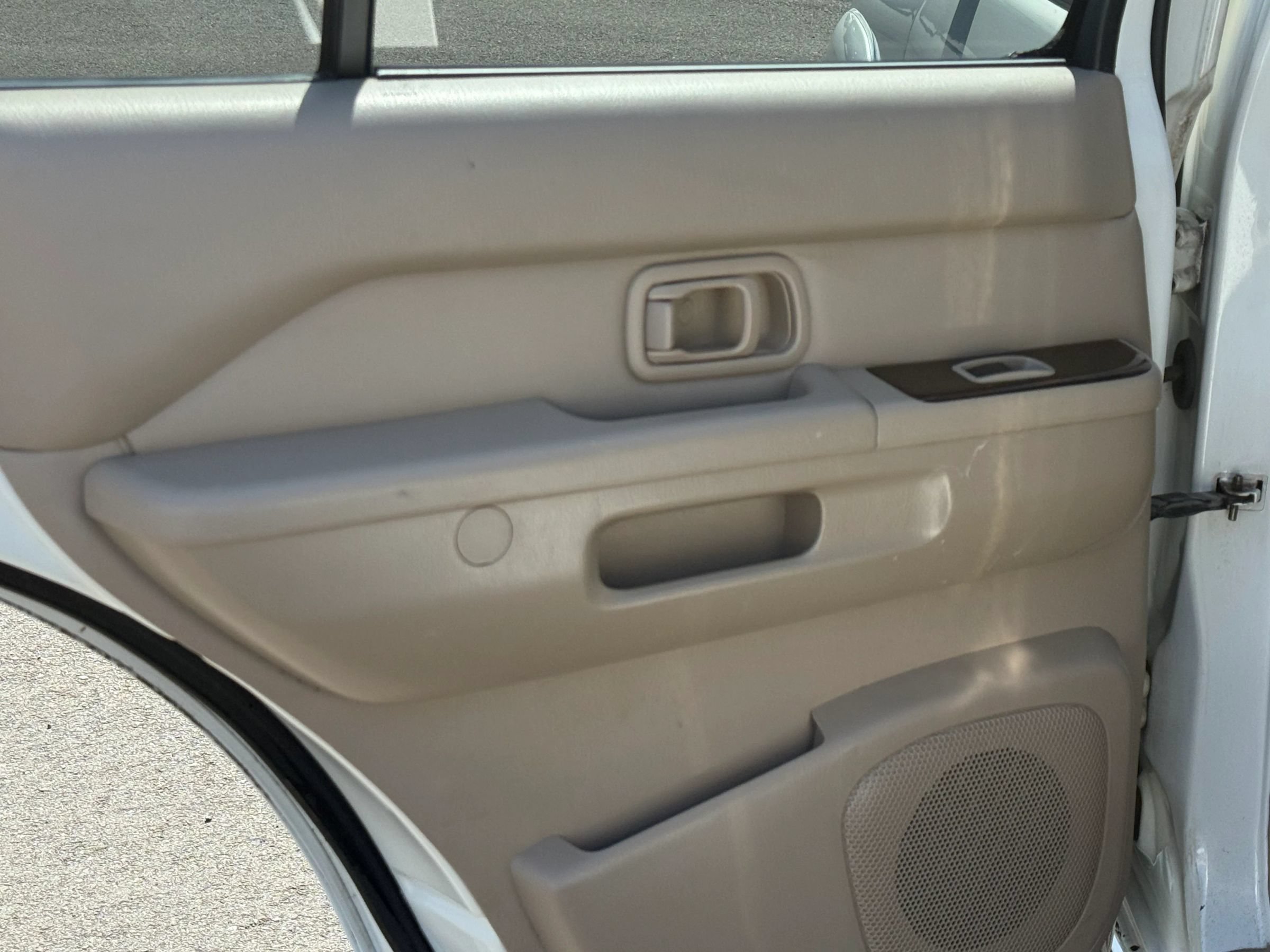 Used 2001 Nissan Pathfinder LE AWD/4WD image 15