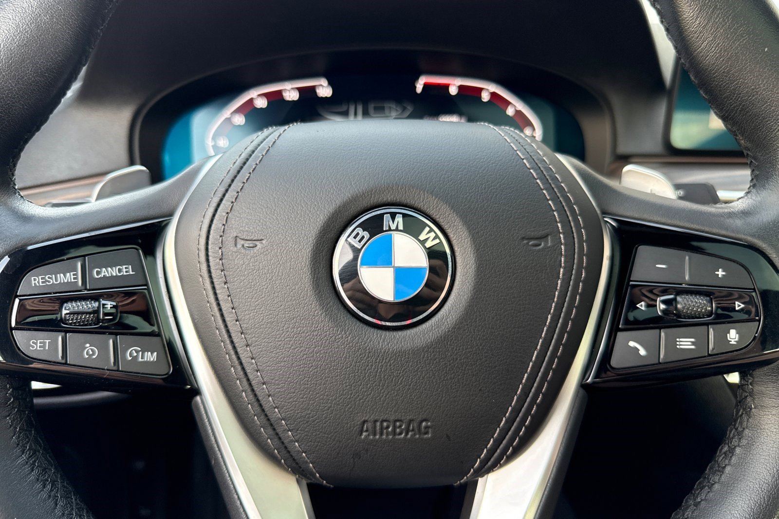 Certified 2023 BMW 530i w/ Premium Package image 28