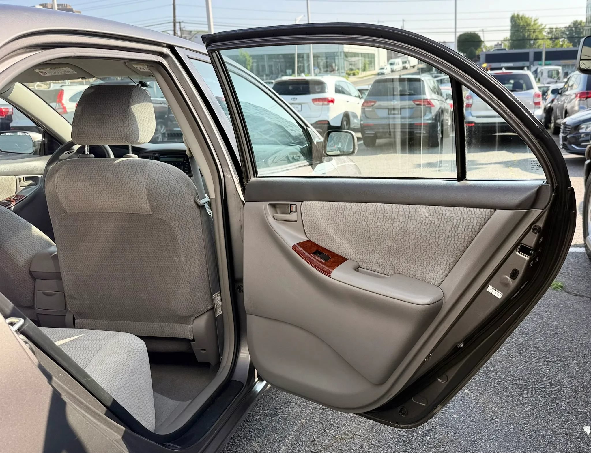 Used 2004 Toyota Corolla LE FWD image 21