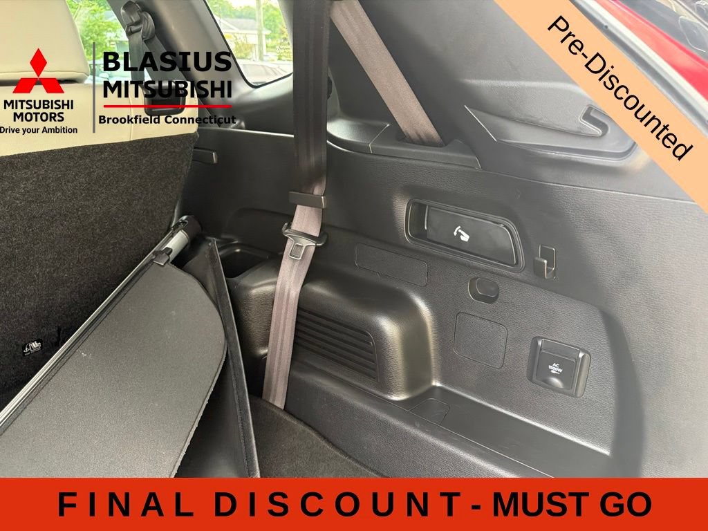 Used 2023 Mitsubishi Outlander SEL AWD/4WD image 18