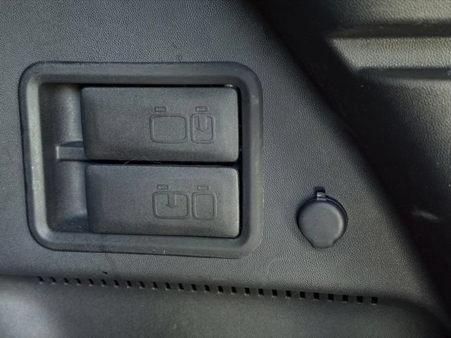 Used 2023 Chevrolet Equinox LT w/ Driver Convenience Package FWD image 11
