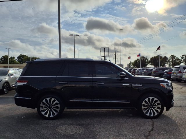 Used 2023 Lincoln Navigator Reserve AWD/4WD image 21
