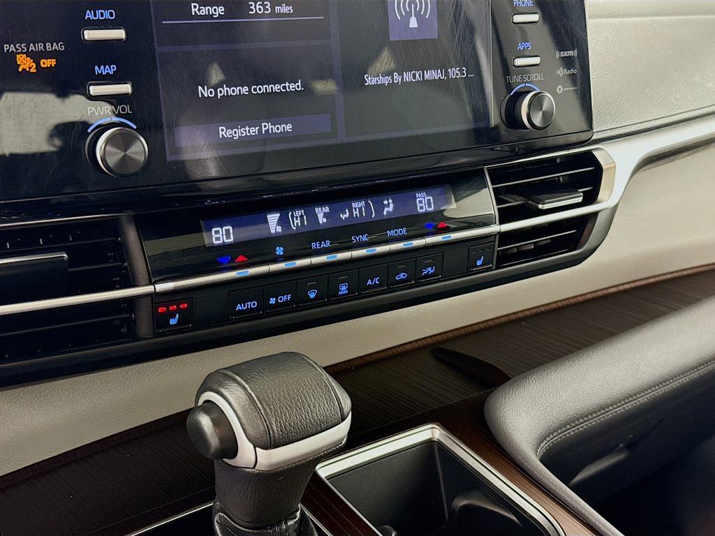 Certified 2022 Toyota Sienna XLE image 18