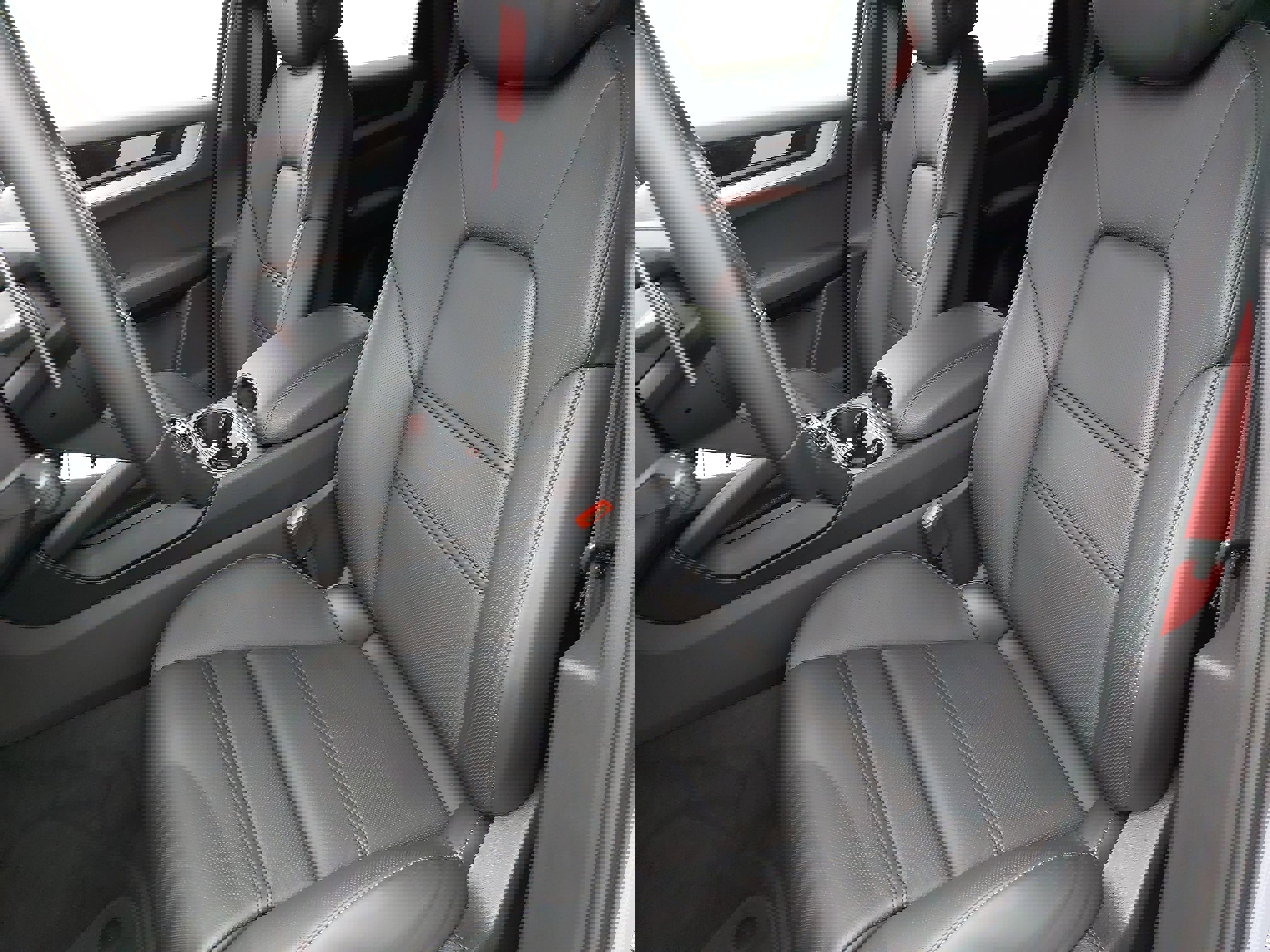 Certified 2025 Porsche Cayenne Coupe image 17