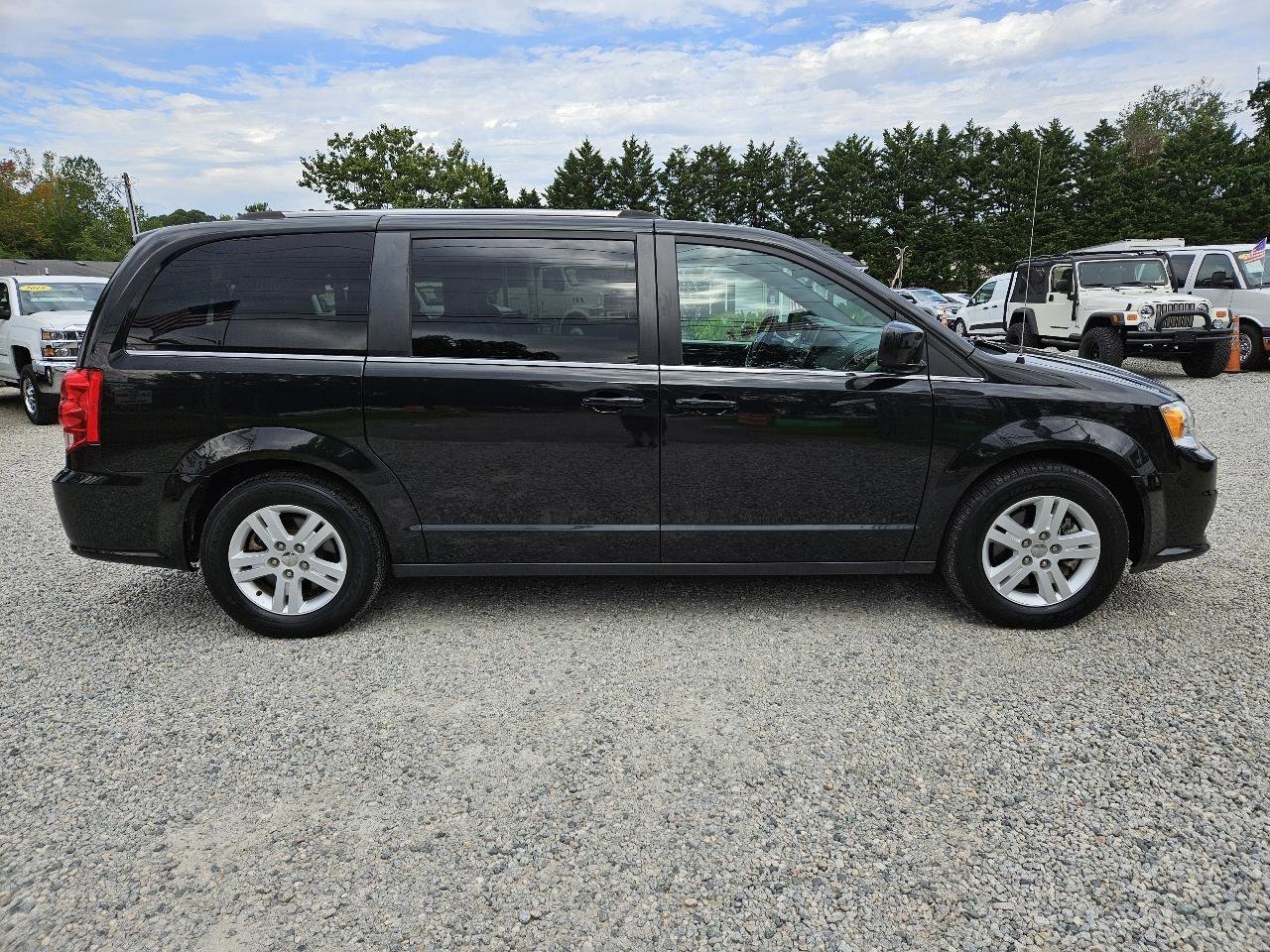 Used 2019 Dodge Grand Caravan SXT FWD image 6