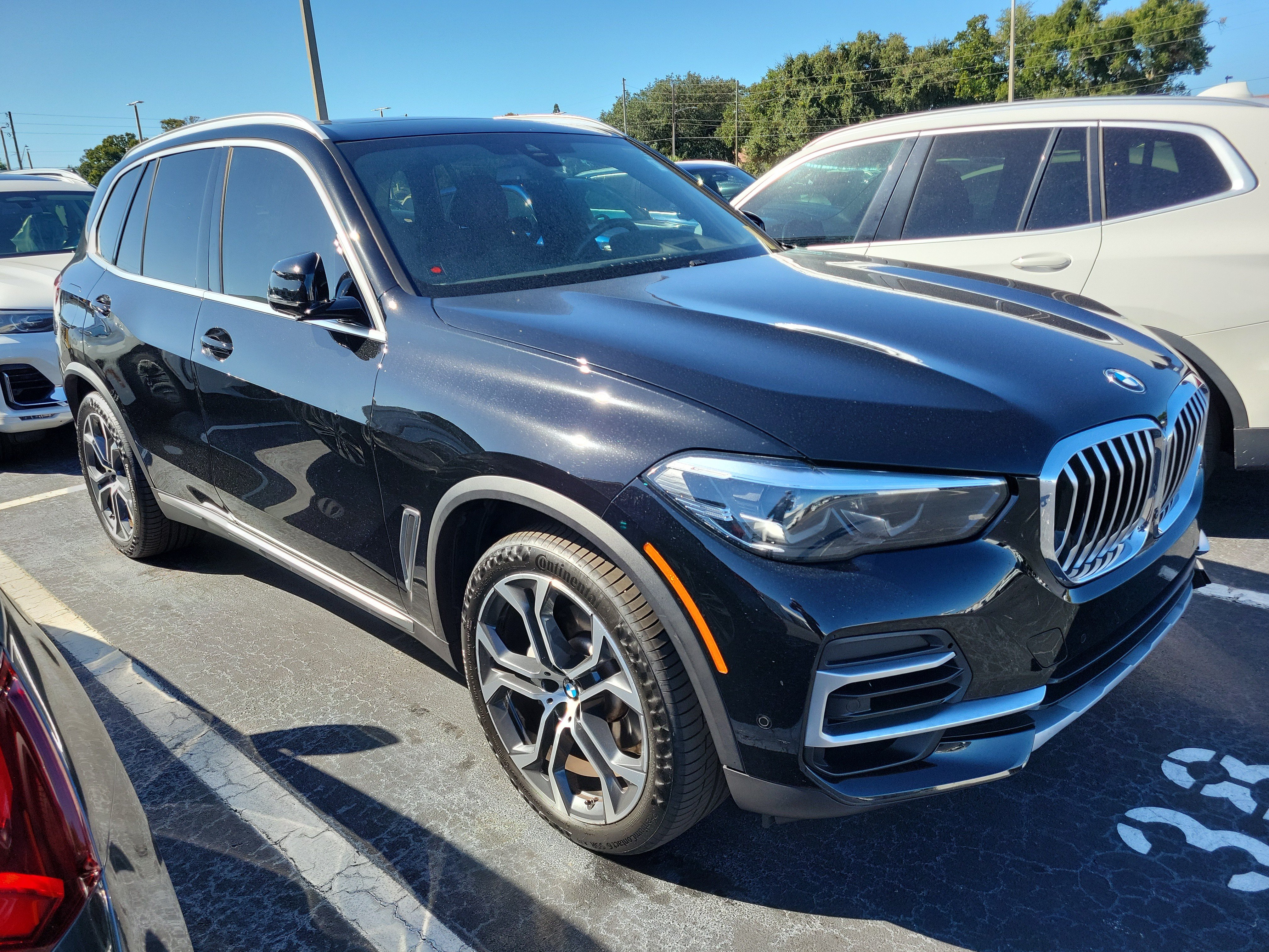 Used 2022 BMW X5 sDrive40i w/ Premium Package RWD image 2