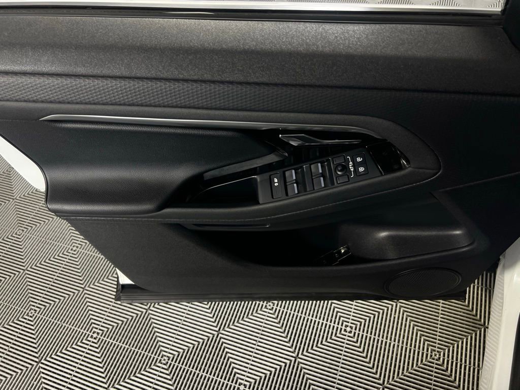 Used 2023 Land Rover Range Rover Evoque S image 26