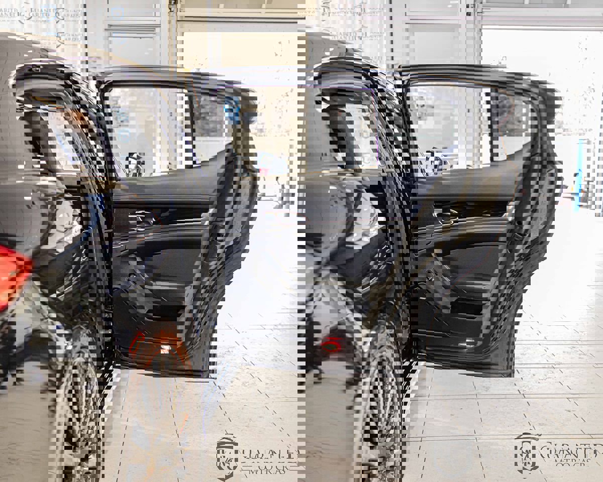 Used 2015 Porsche Panamera 4 image 41