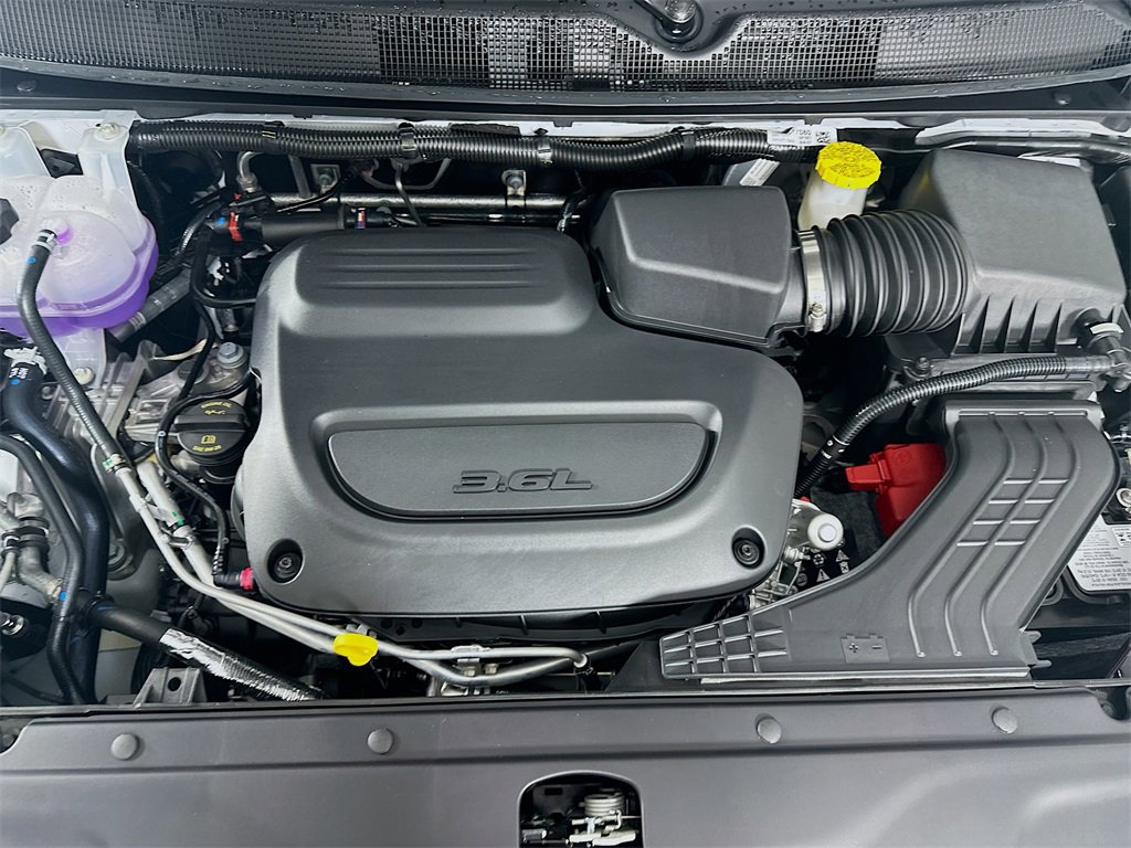 New 2025 Chrysler Pacifica Select w/ Uconnect Theater Family Group image 18