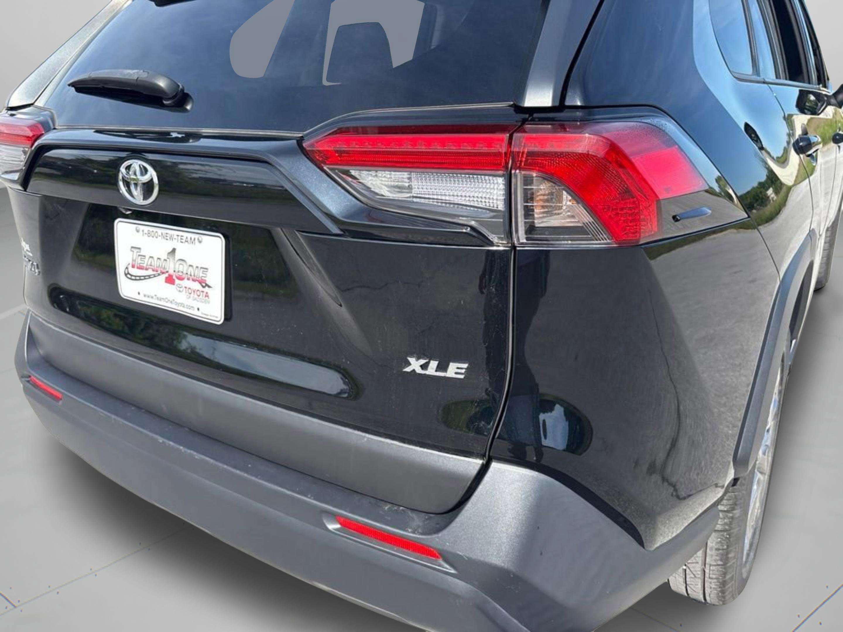 Used 2023 Toyota RAV4 XLE Premium FWD image 43
