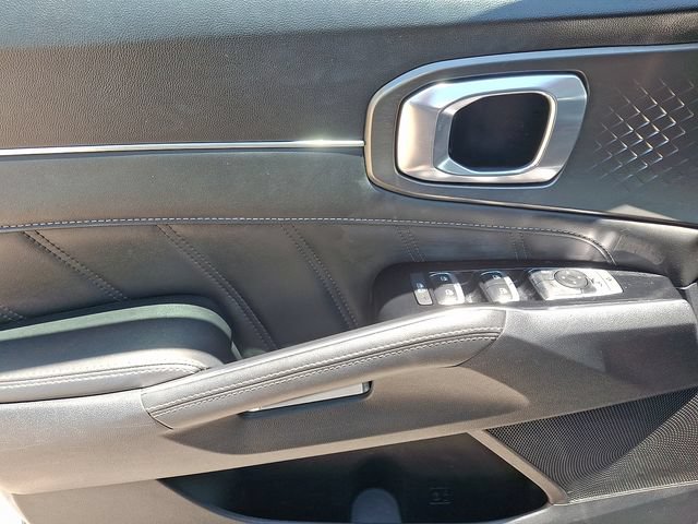 Certified 2023 Kia Sorento SX FWD image 14