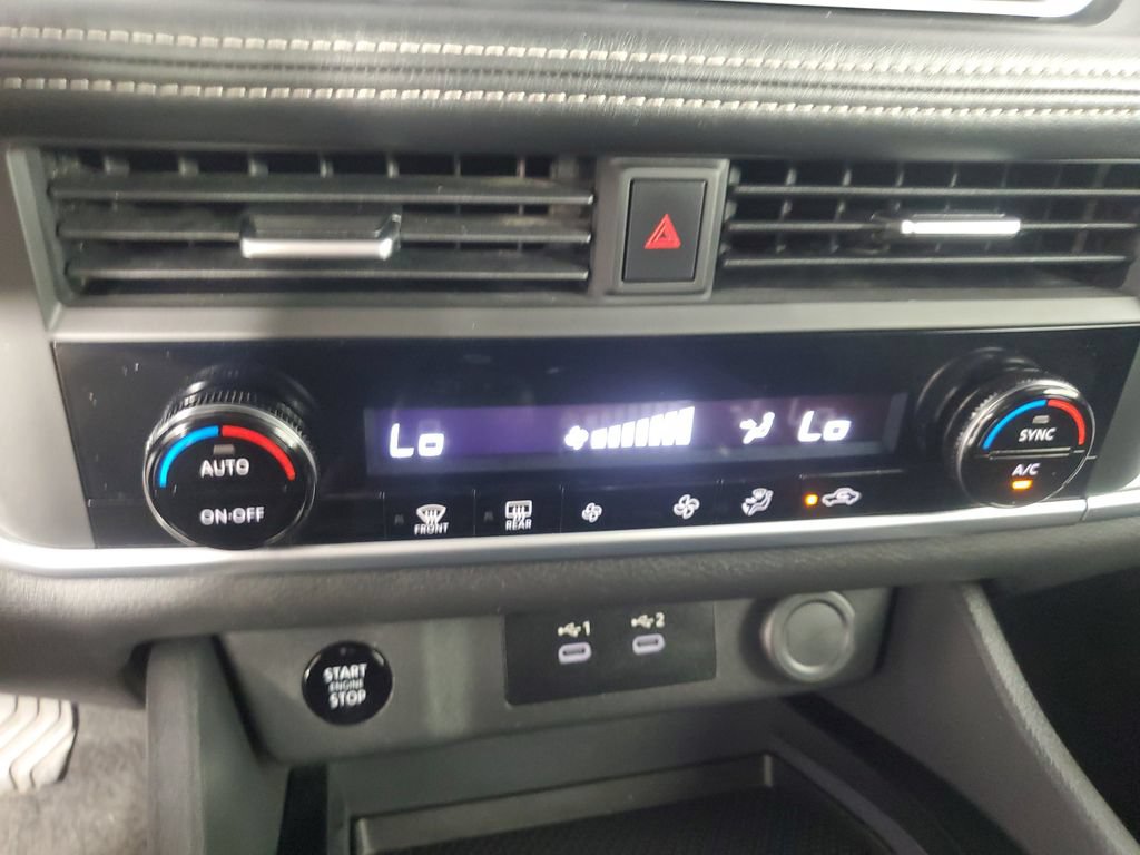 Used 2025 Nissan Rogue SV FWD image 20
