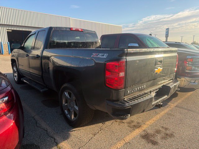 Used 2017 Chevrolet Silverado 1500 LT w/ All Star Edition AWD/4WD image 4