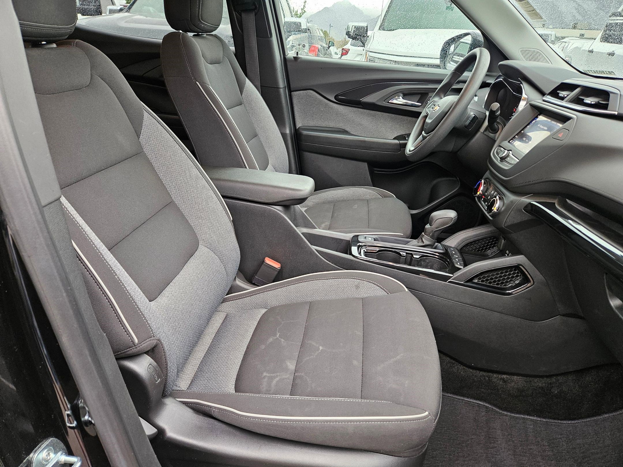 Used 2023 Chevrolet TrailBlazer LT AWD/4WD image 30