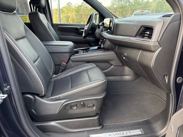 Used 2025 Chevrolet Tahoe Premier RWD image 9