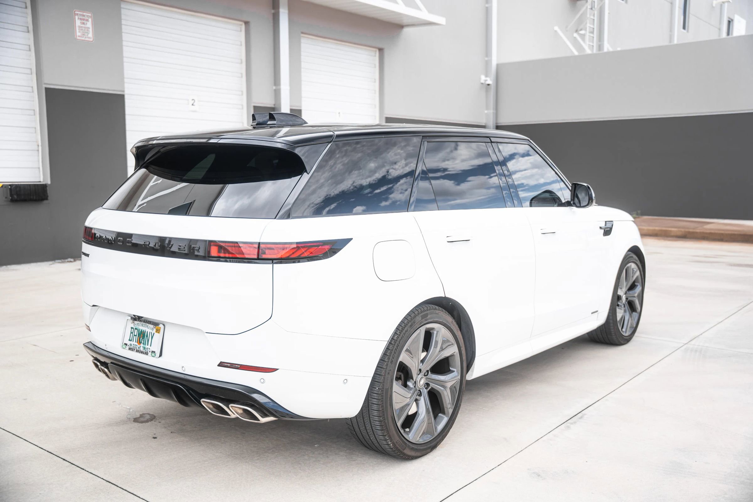 Used 2025 Land Rover Range Rover Sport Autobiography image 6