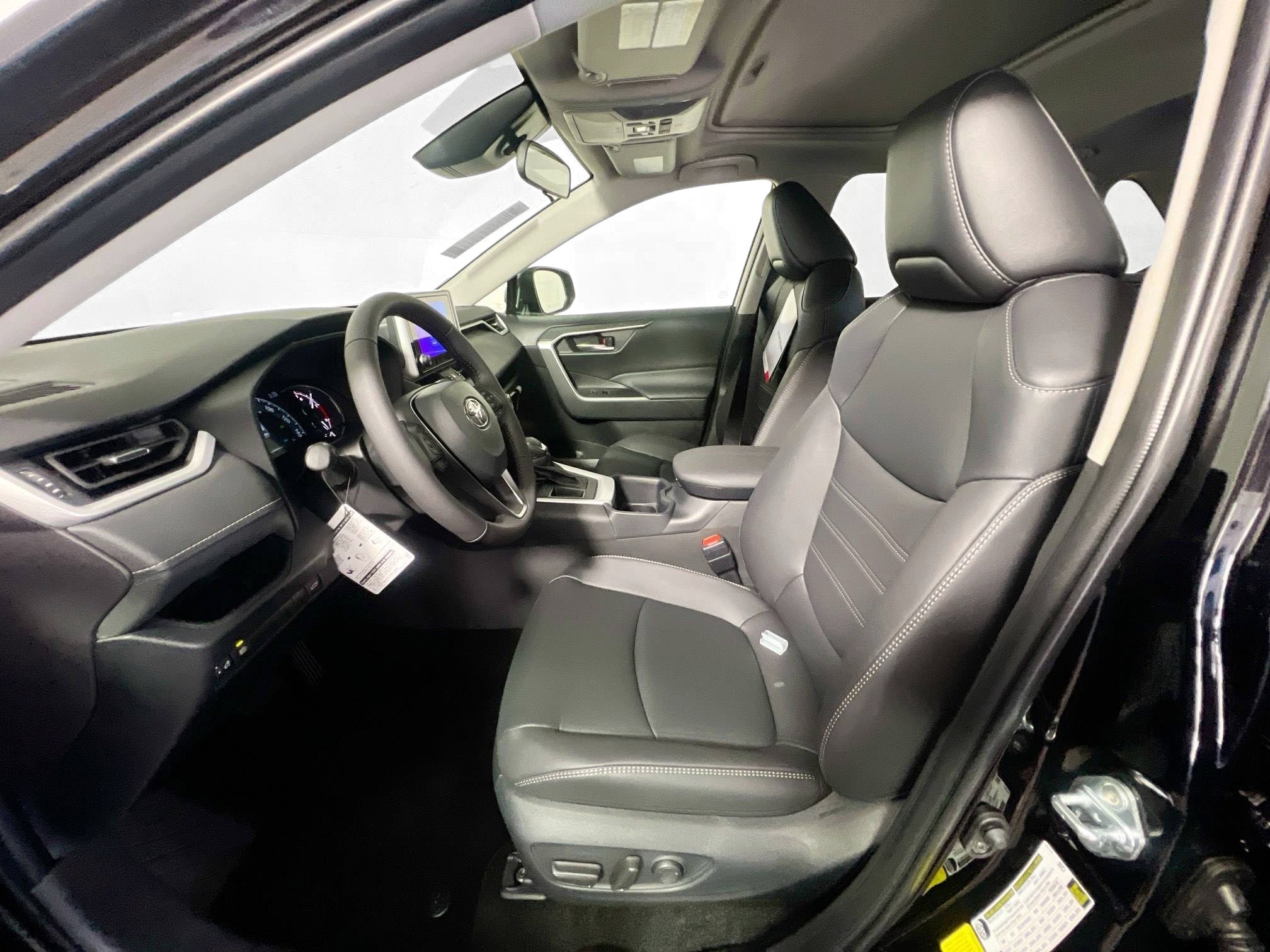 Used 2025 Toyota RAV4 XLE Premium image 14