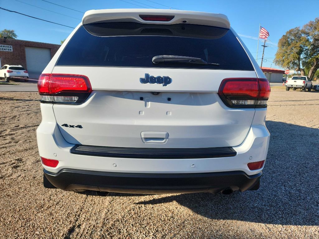 Used 2018 Jeep Grand Cherokee Laredo AWD/4WD image 9