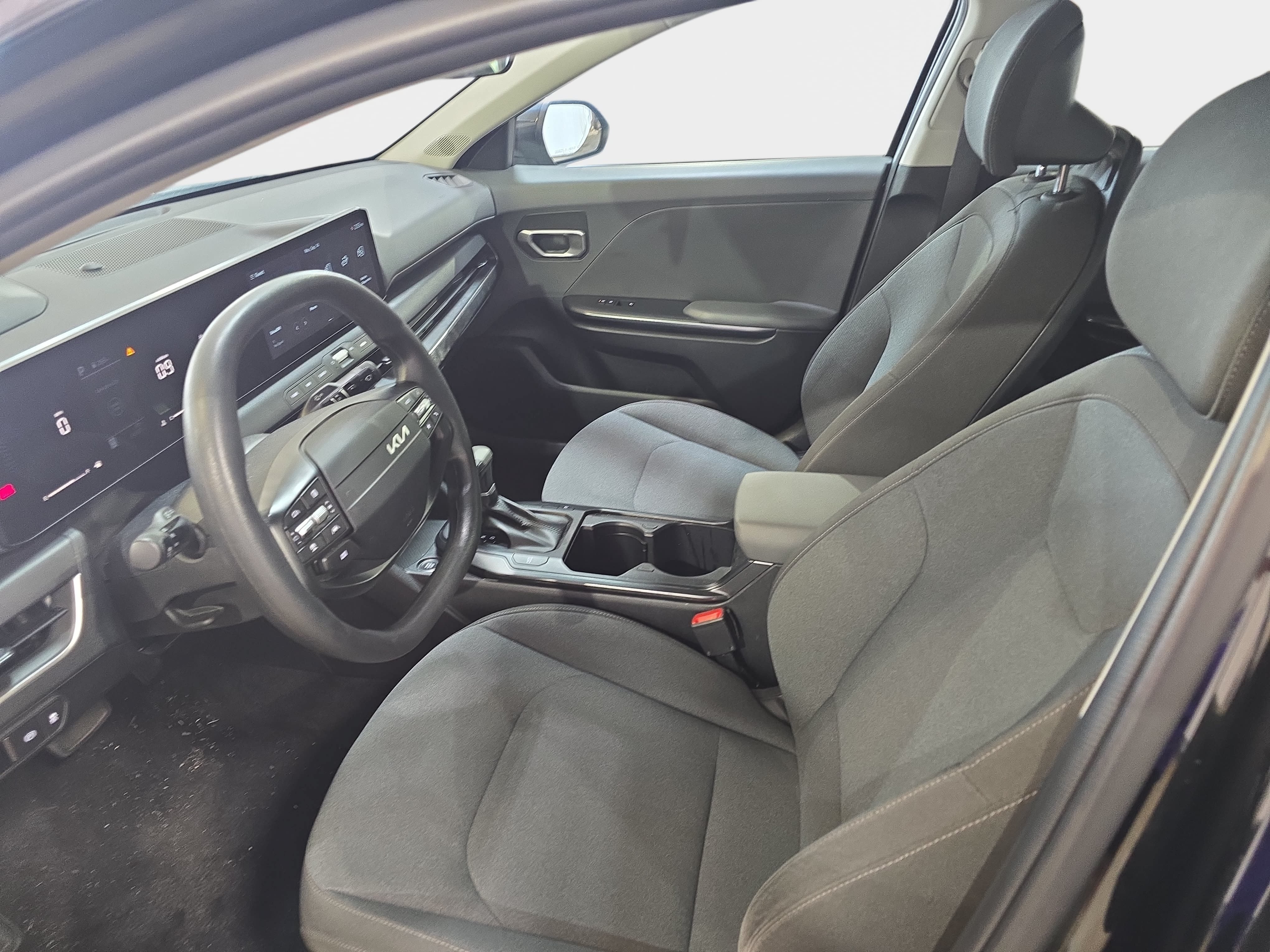 Used 2025 Kia K4 FWD image 13