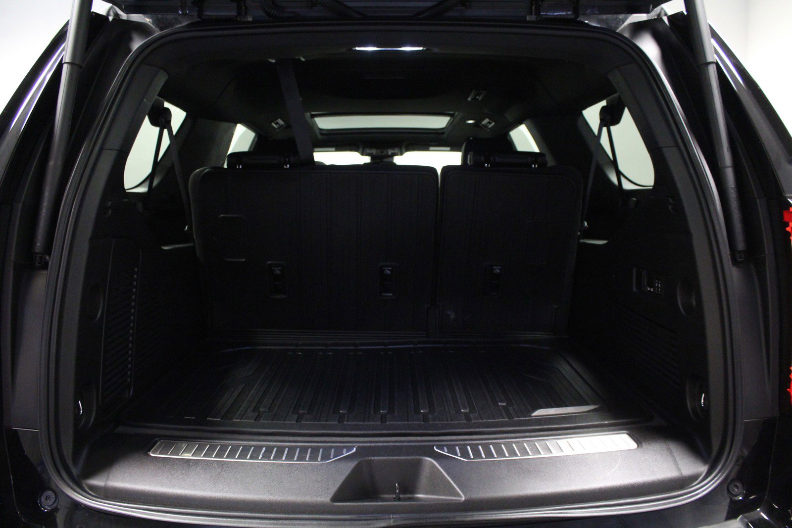 Used 2024 GMC Yukon XL Denali image 15