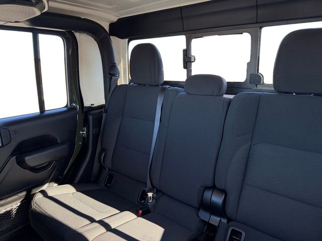 Used 2023 Jeep Gladiator Willys image 16