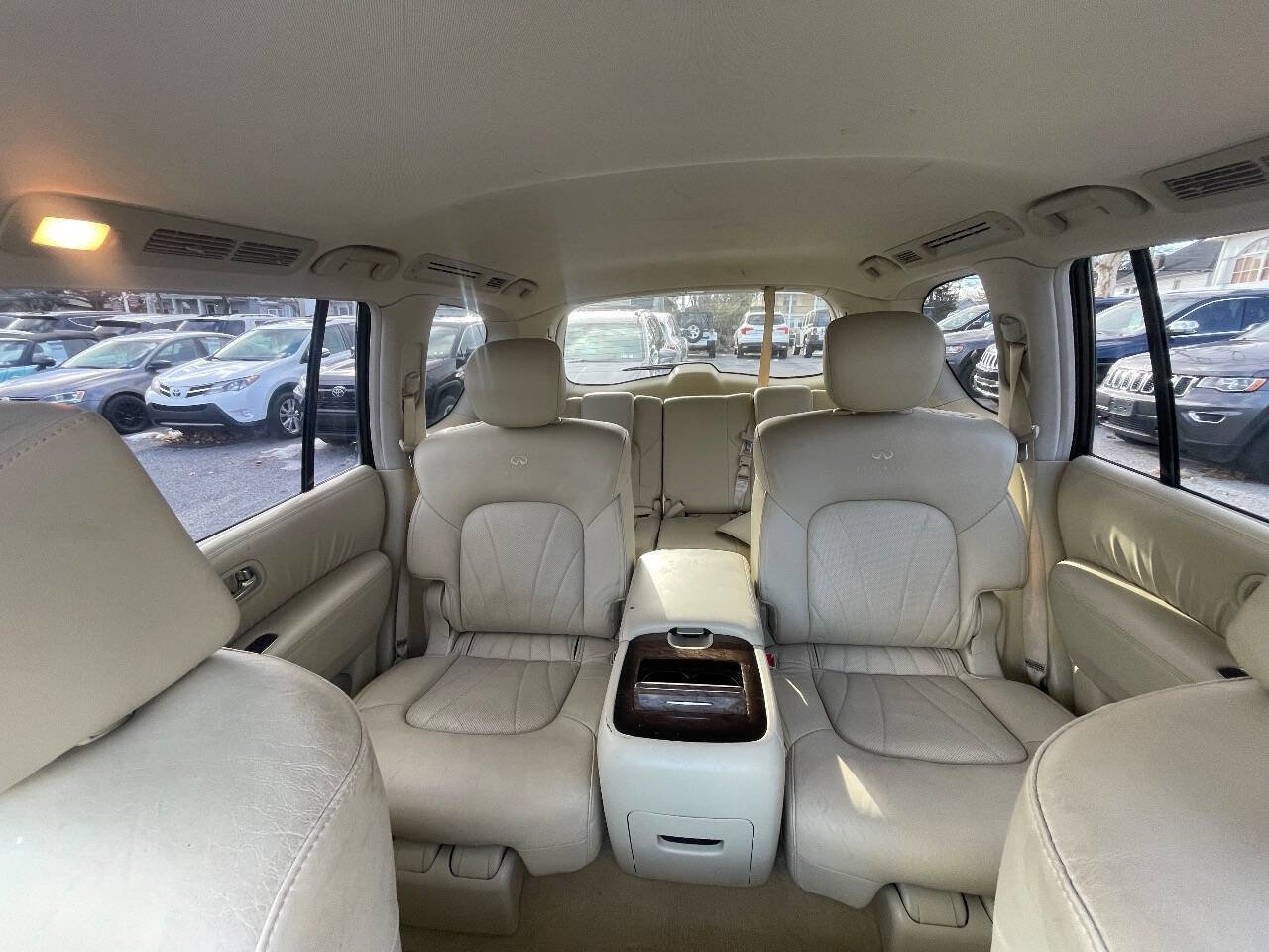 Used 2011 INFINITI QX56 Base 4x4 4dr SUV w/ Deluxe Touring Pkg image 31