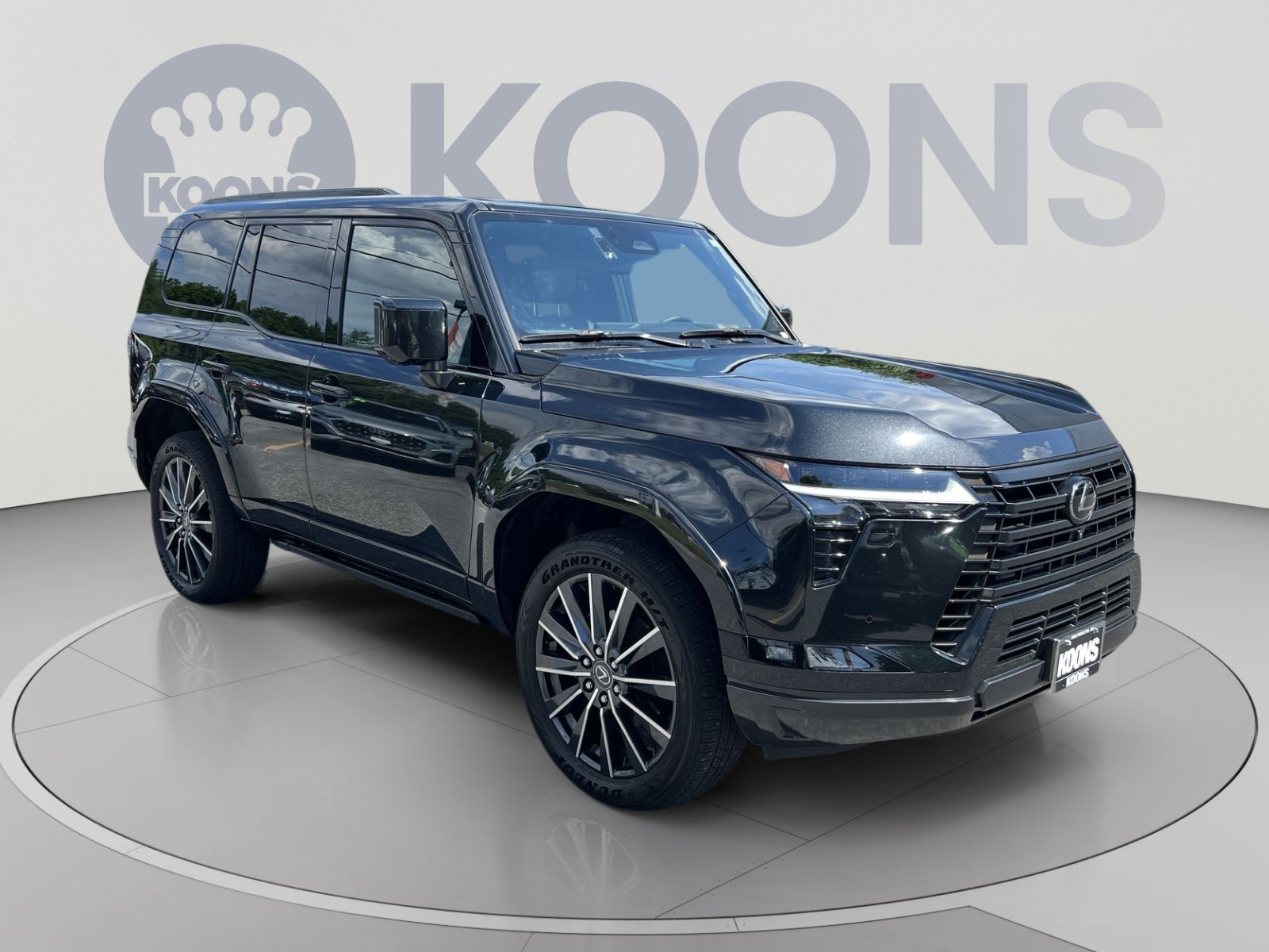 Used 2025 Lexus GX 550 w/ Accessory Package (2T) AWD/4WD image 10