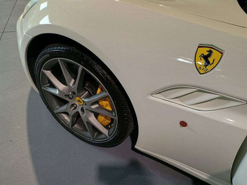 Used 2011 Ferrari California RWD image 54