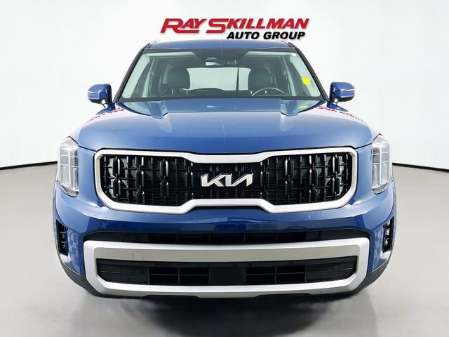 Used 2023 Kia Telluride EX w/ EX Captain's Chair Package AWD/4WD image 2