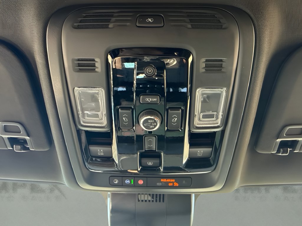 Used 2026 GMC Yukon Denali Ultimate w/ LPO, Floor Liner Package AWD/4WD image 28