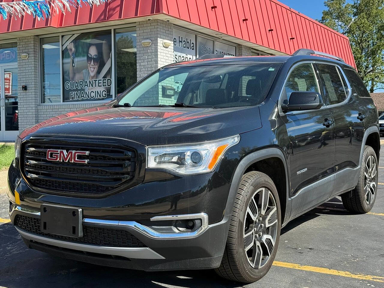 Used 2019 GMC Acadia SLT w/ LPO, Black Accent Package image 3