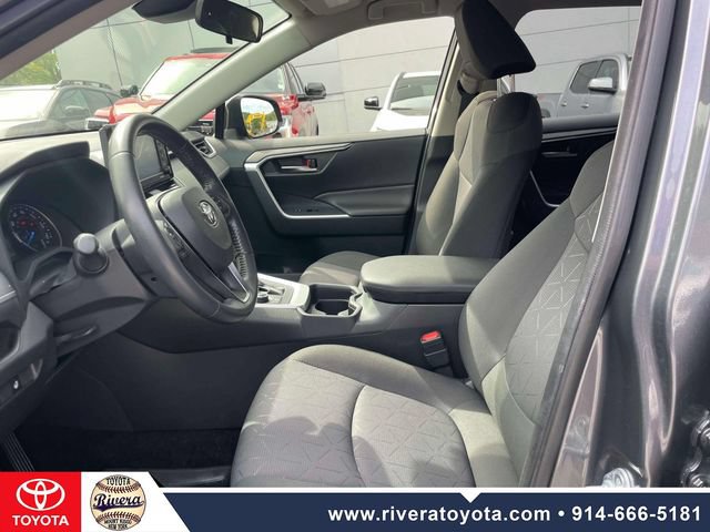 Used 2021 Toyota RAV4 XLE w/ XLE Grade Weather Package AWD/4WD image 15