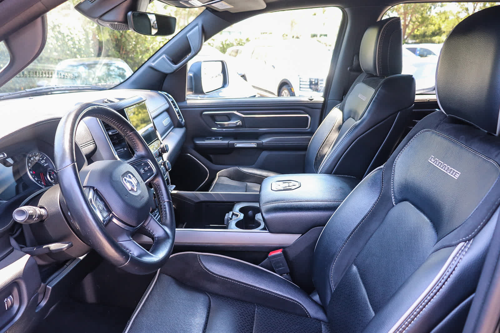 Used 2024 RAM 1500 Laramie AWD/4WD image 19