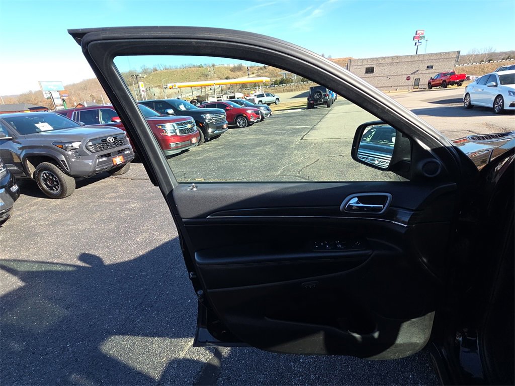 Used 2019 Jeep Grand Cherokee Limited X image 12