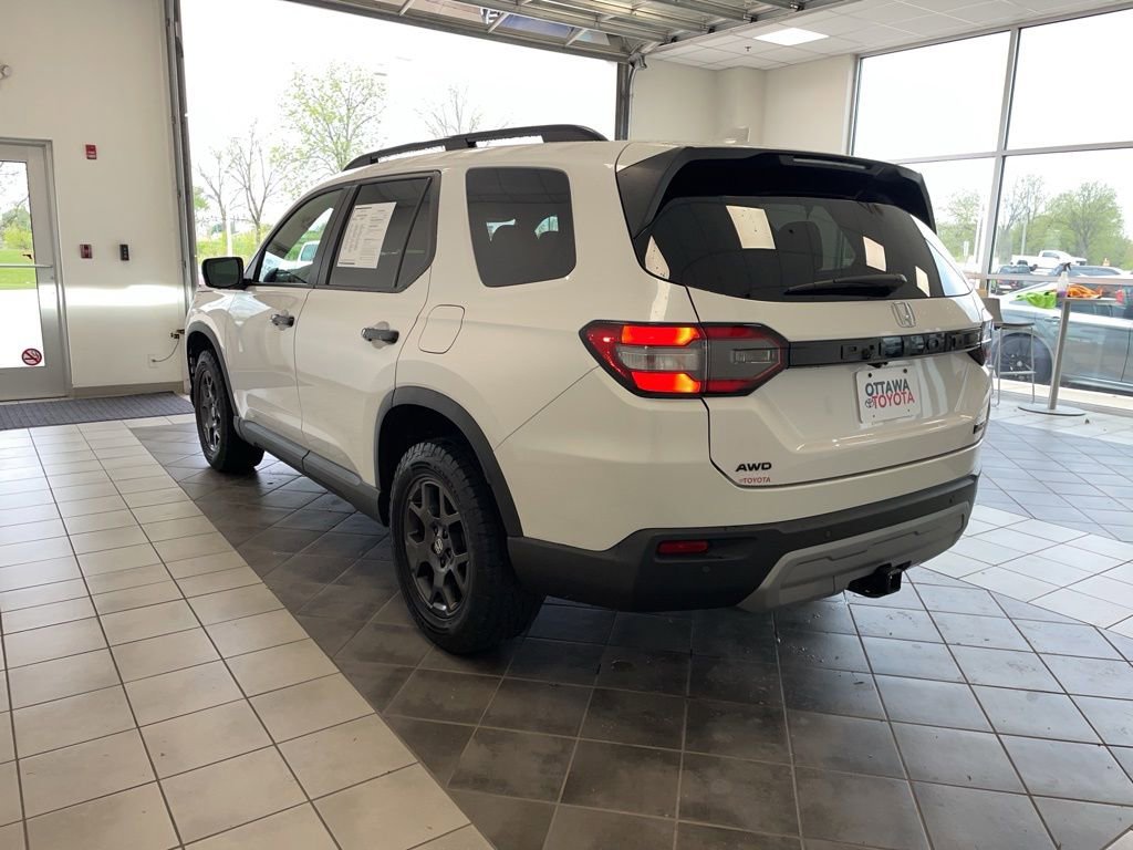Used 2023 Honda Pilot TrailSport image 7