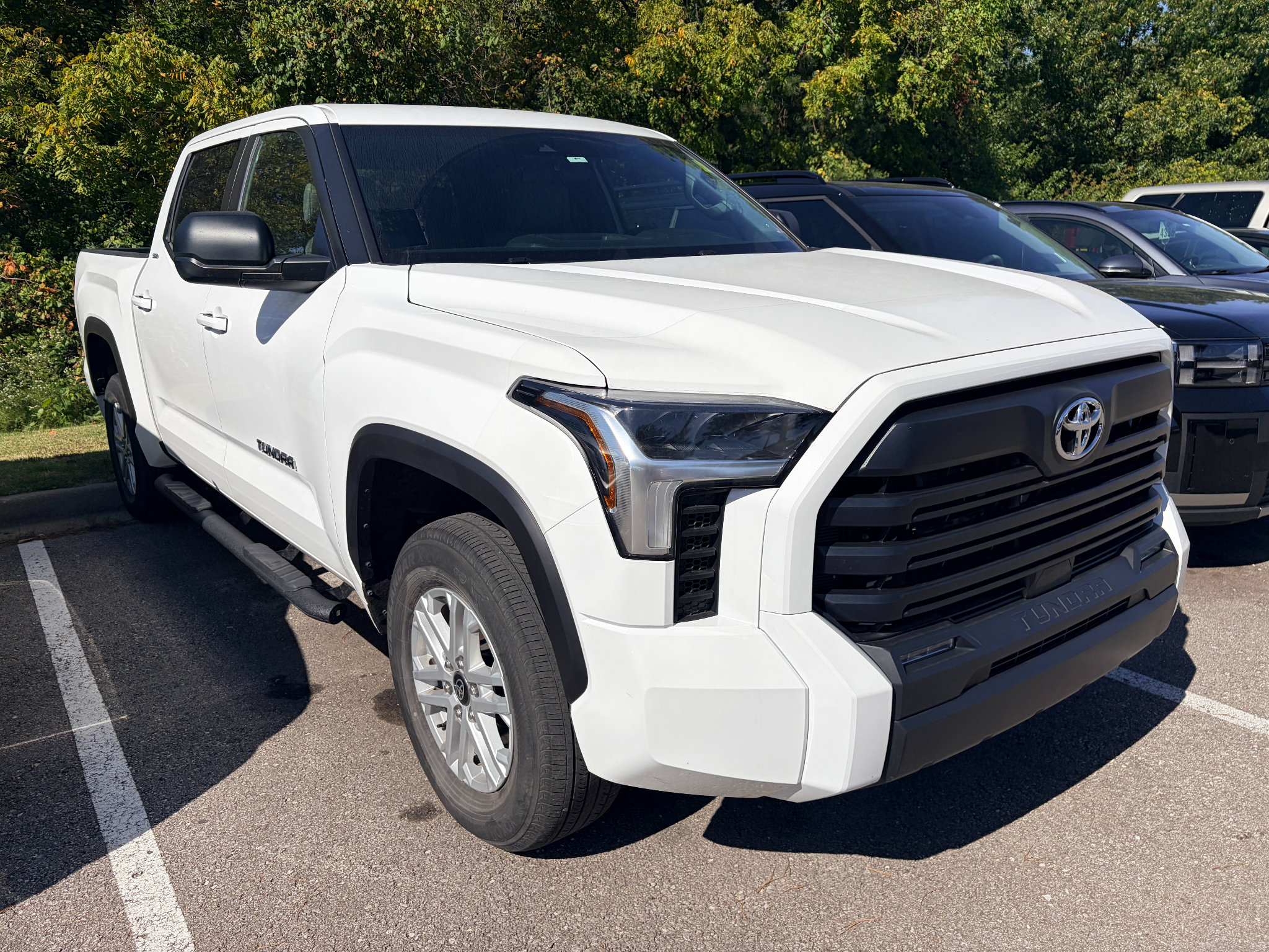 Used 2025 Toyota Tundra SR5 w/ SR5 Premium Package AWD/4WD image 6