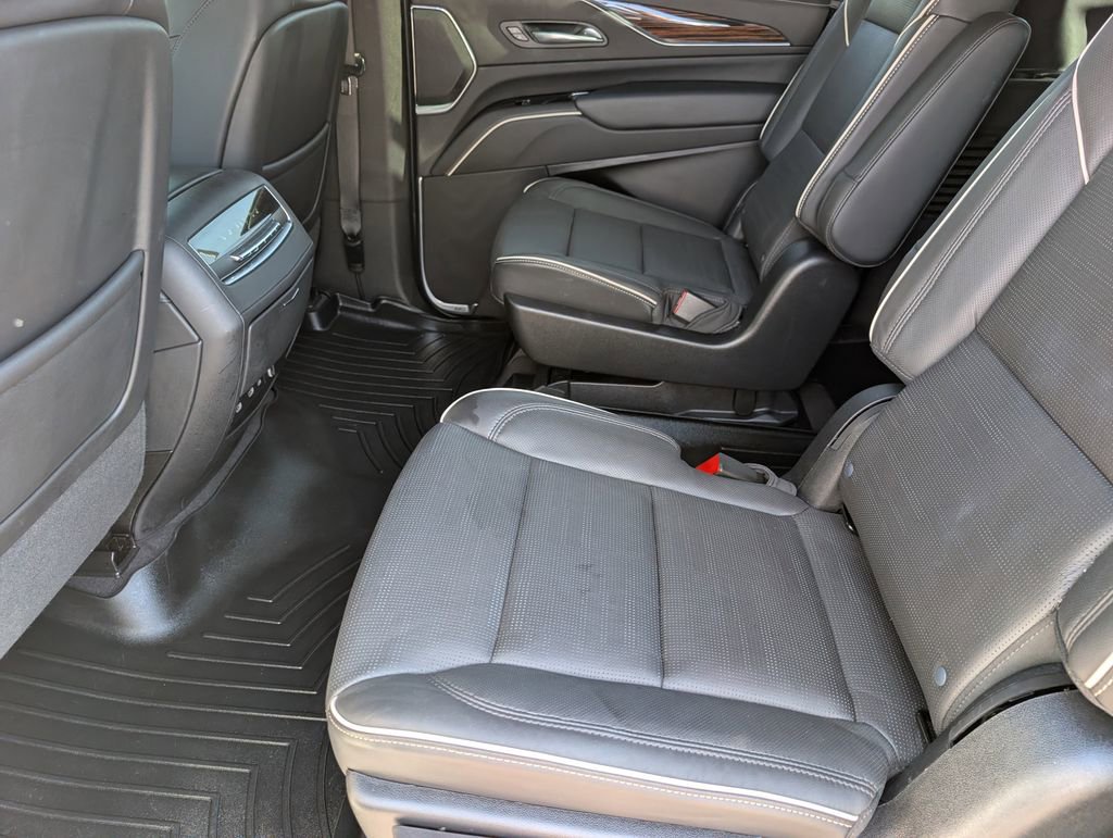 Used 2023 Cadillac Escalade ESV Premium Luxury w/ LPO, Floor Liner Package AWD/4WD image 17