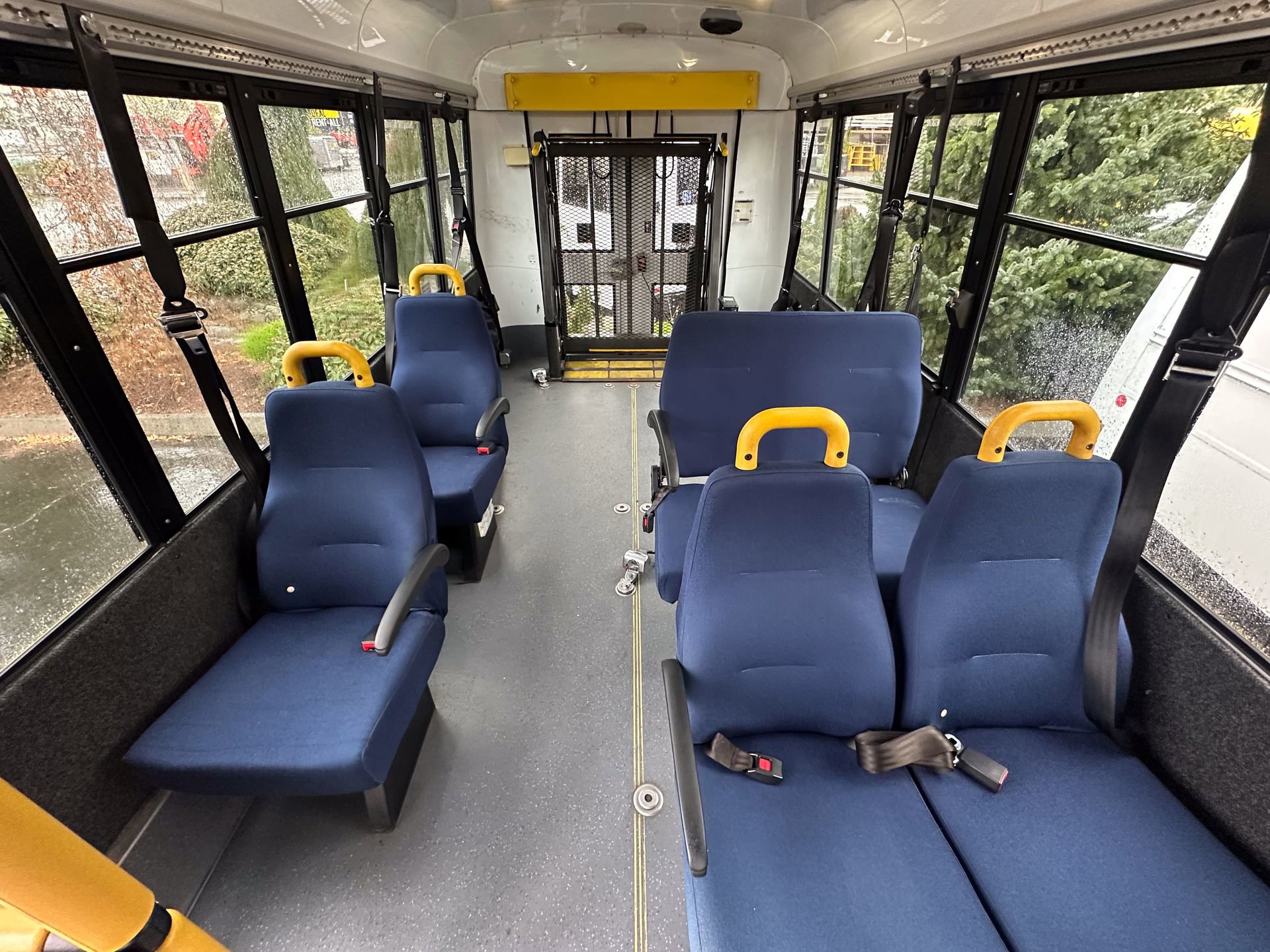 Used 2014 Chevrolet Express 3500 RWD image 8