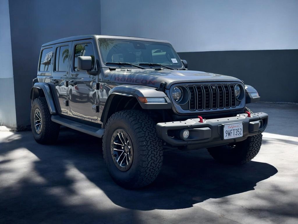 Used 2025 Jeep Wrangler Unlimited Rubicon AWD/4WD image 16