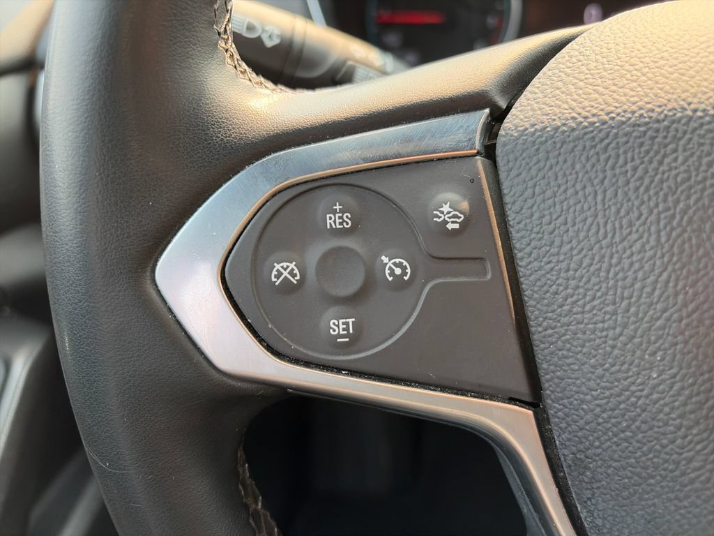 Used 2023 Chevrolet Traverse LT FWD image 15