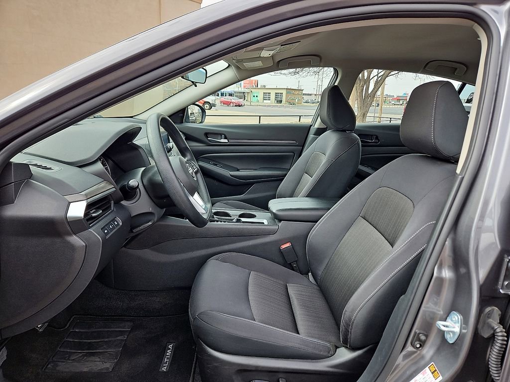 Used 2025 Nissan Altima 2.5 SV image 12