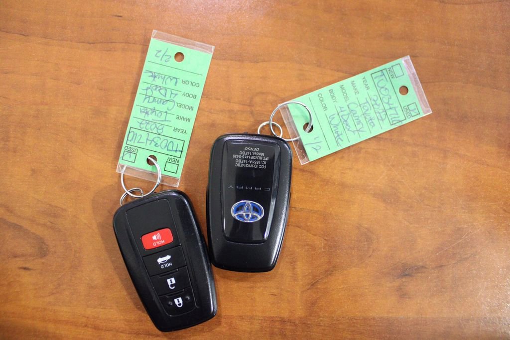 Used 2022 Toyota Camry SE image 30