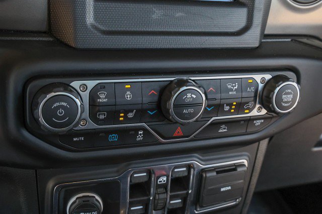 Used 2023 Jeep Wrangler Unlimited w/ Cold Weather Group AWD/4WD image 18
