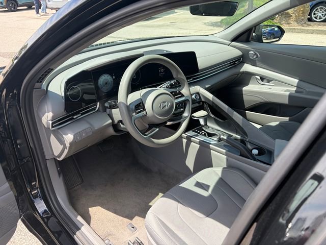 Used 2024 Hyundai Elantra SEL FWD video 2