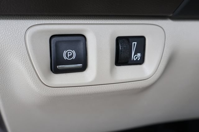 Used 2018 GMC Acadia Denali w/ Technology Package FWD image 23