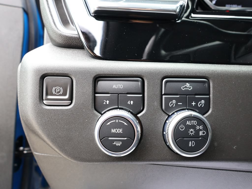 Certified 2022 GMC Sierra 1500 Elevation w/ LPO, Elevation Black Package AWD/4WD image 13